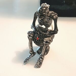 💖*NWOT* Funny Men's Skeleton Keychain Gift